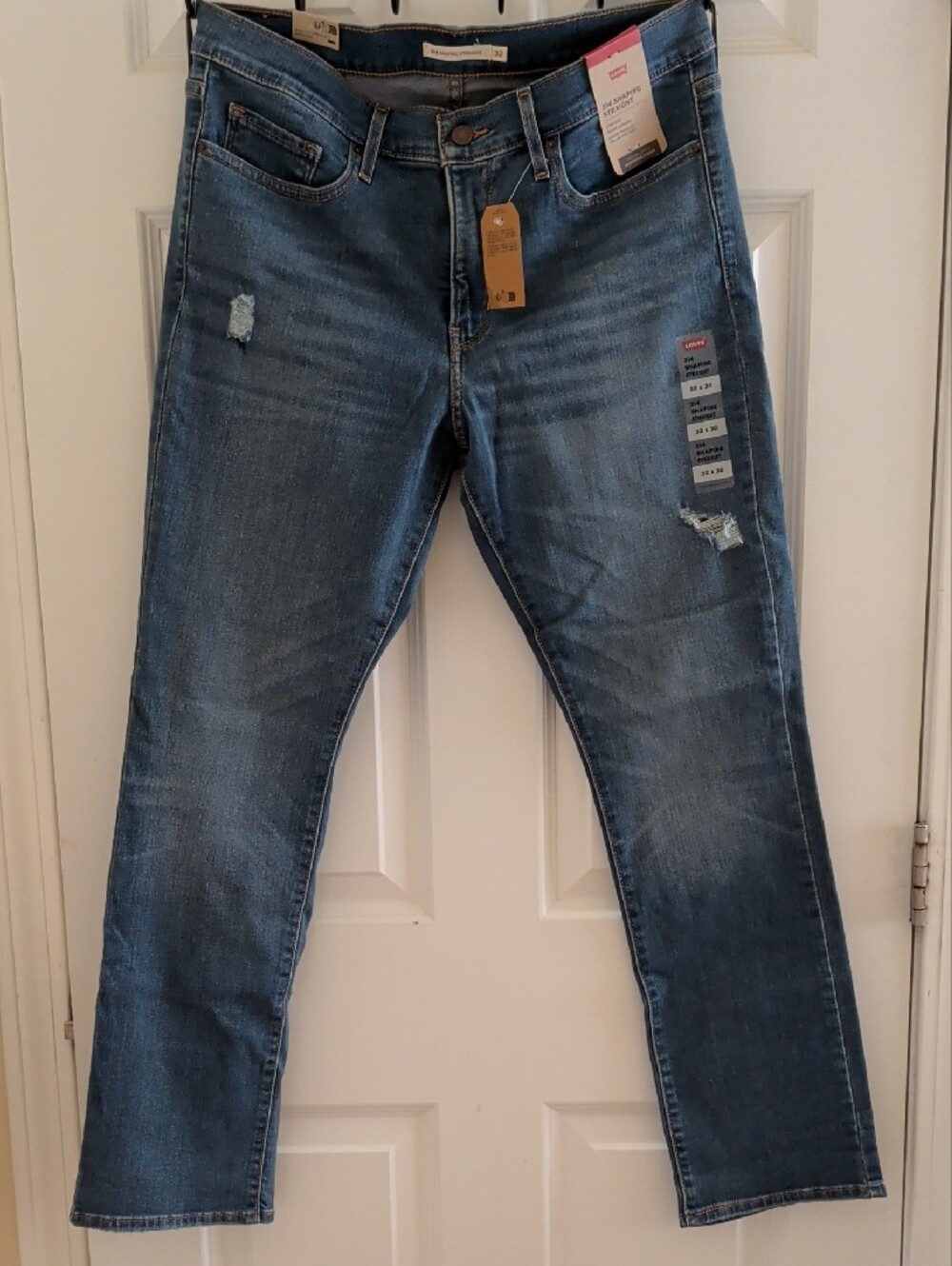 Levi's 314 Shaping Straight Jeans- Women - Picture 2 of 4